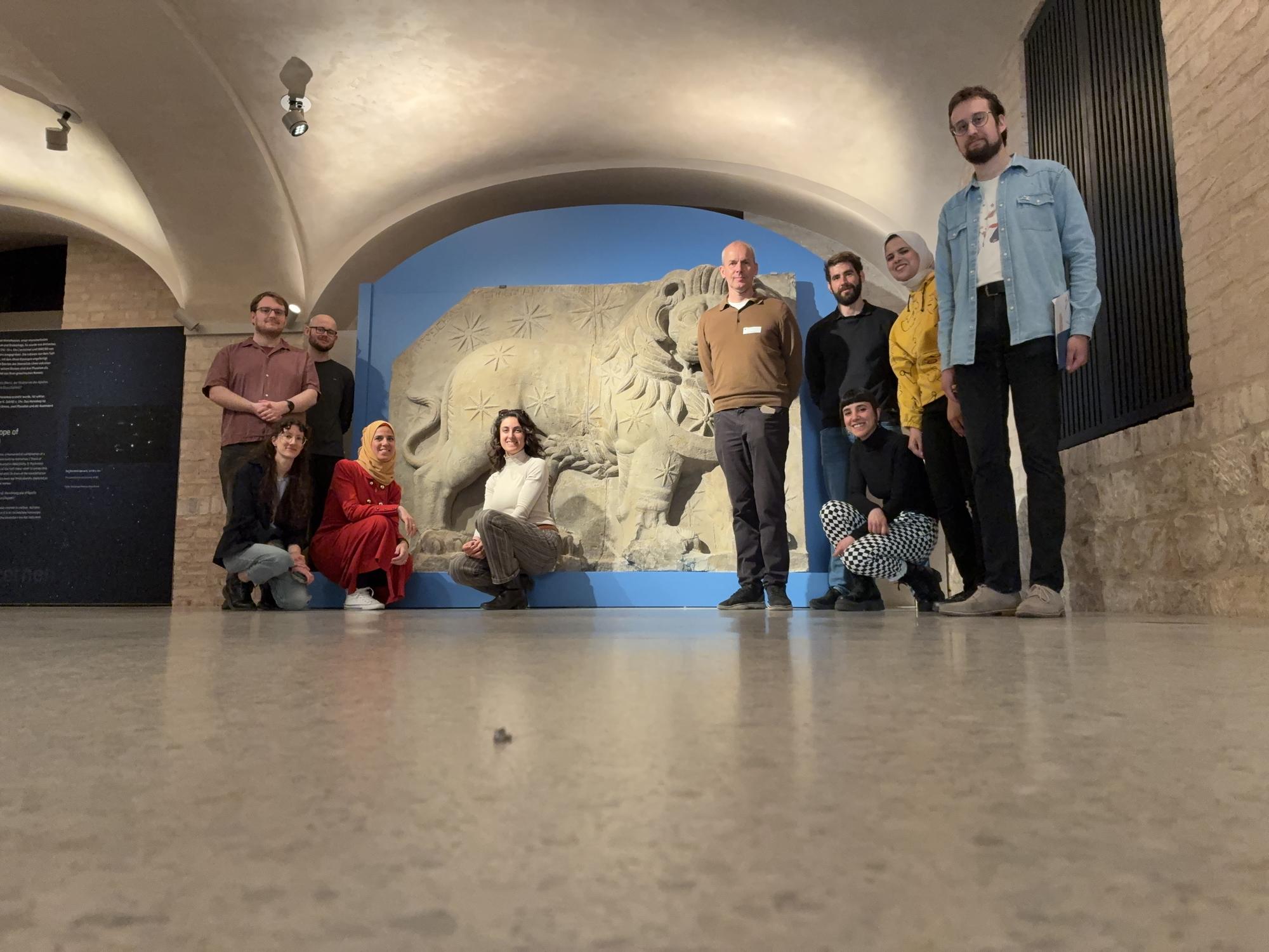 BerGSAS-Doktorand:innen zu Besuch in der Ausstellung "Schicksal in den Sternen"